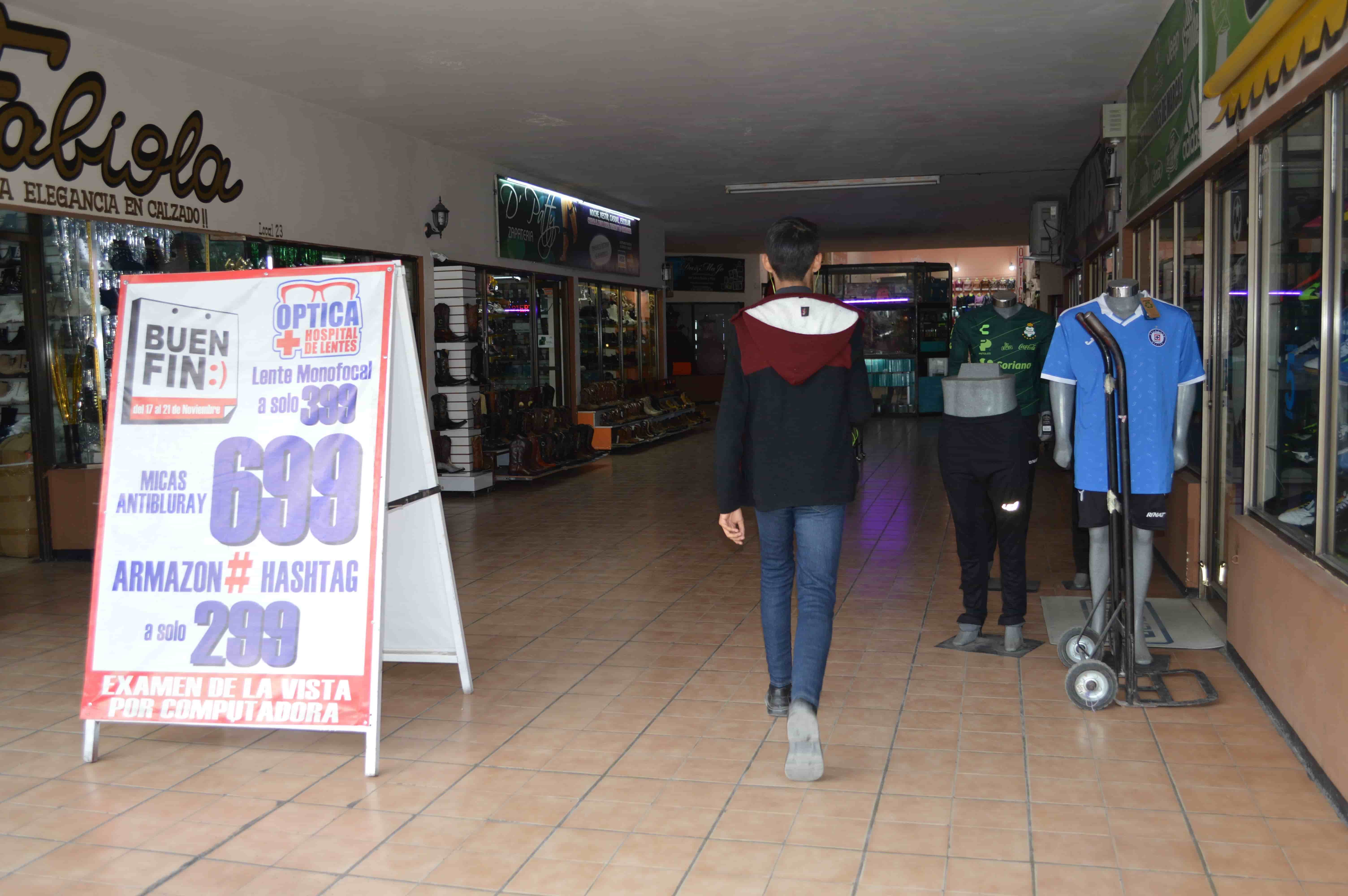 Quitan ambulantes clientes a formales