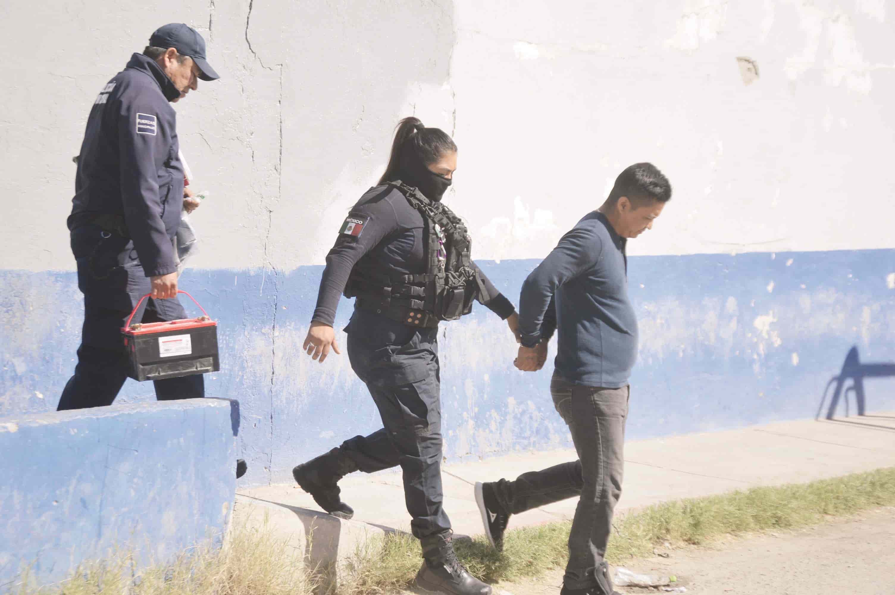 ‘Tuerce’ a ladrón robándole batería 