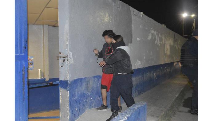 Delatan vecinos a escandalosos 