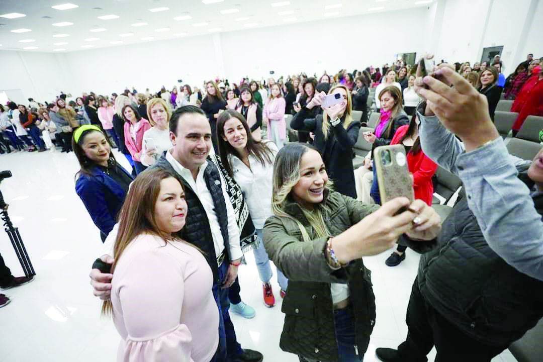 Apoya Manolo la superación de las mujeres
