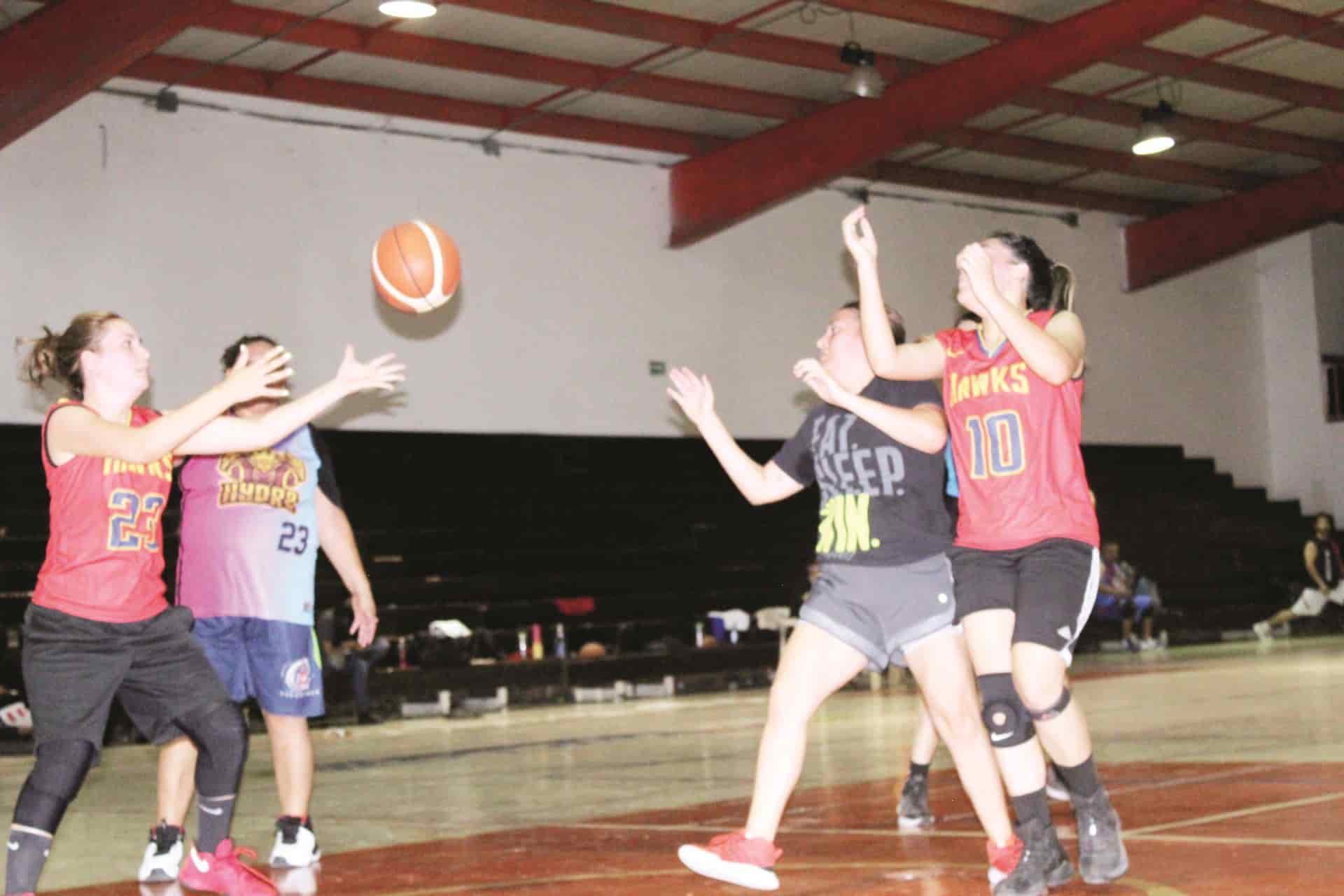 Blackhawks avanza a la siguiente ronda