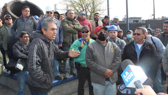 Protestan obreros; exigen el ahorro
