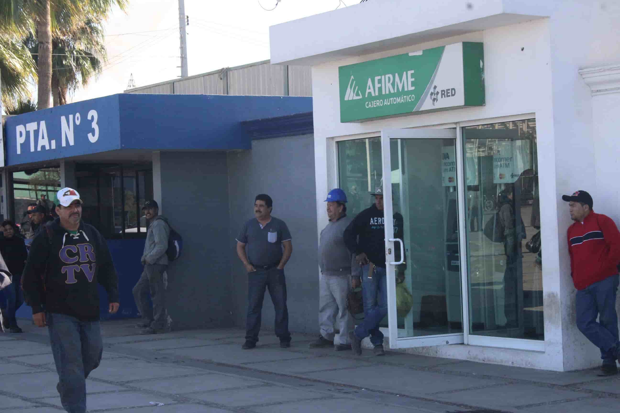 Después de un día de retraso depositan salario a los trabajadores de AHMSA.