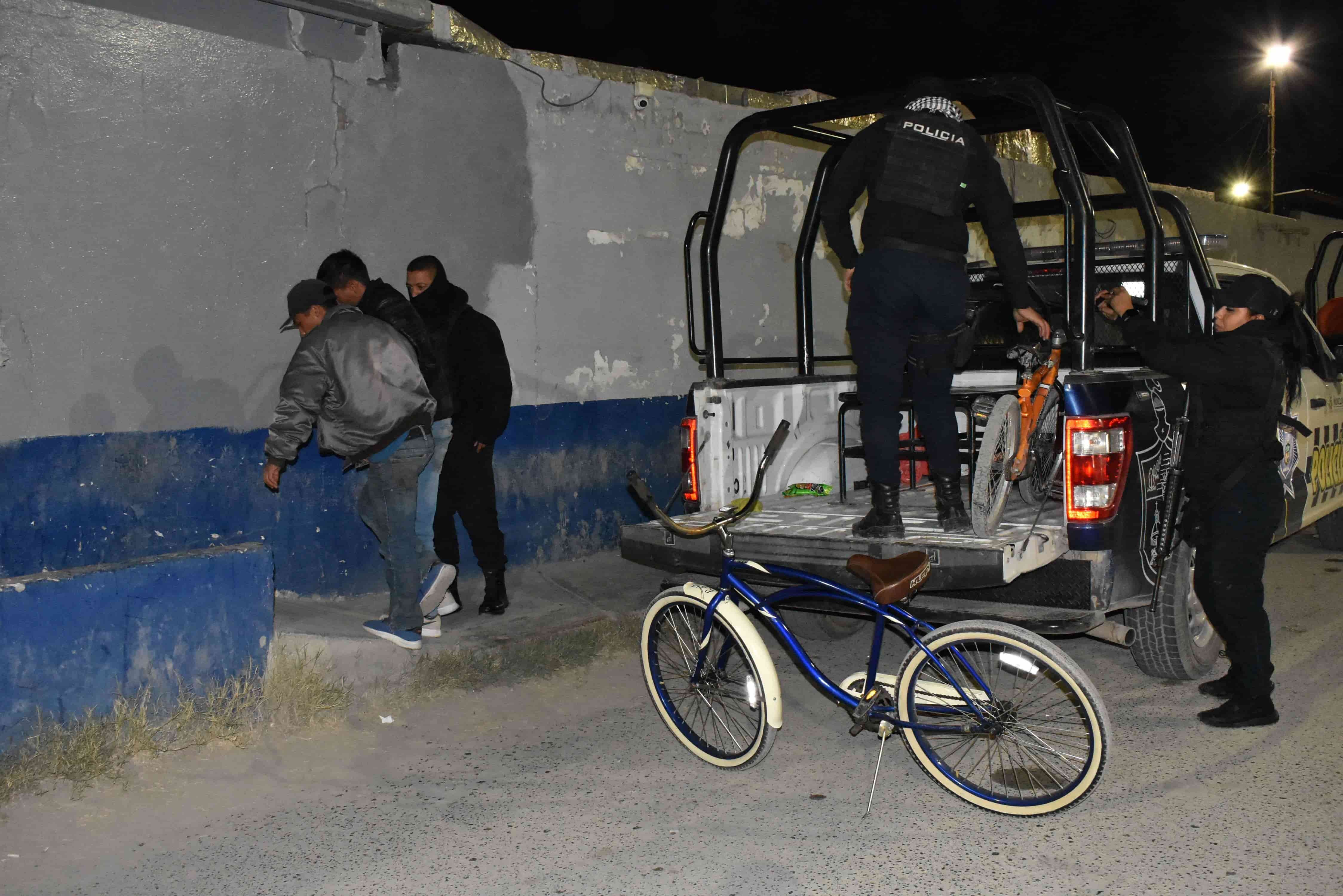 Los tres sujetos fueron llevados a la Comandancia Municipal.