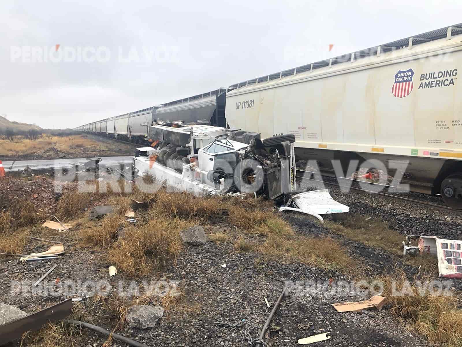 La imprudencia del trabajador de la termoeléctrica provocó que la locomotora se llevará de encuentro de la unidad