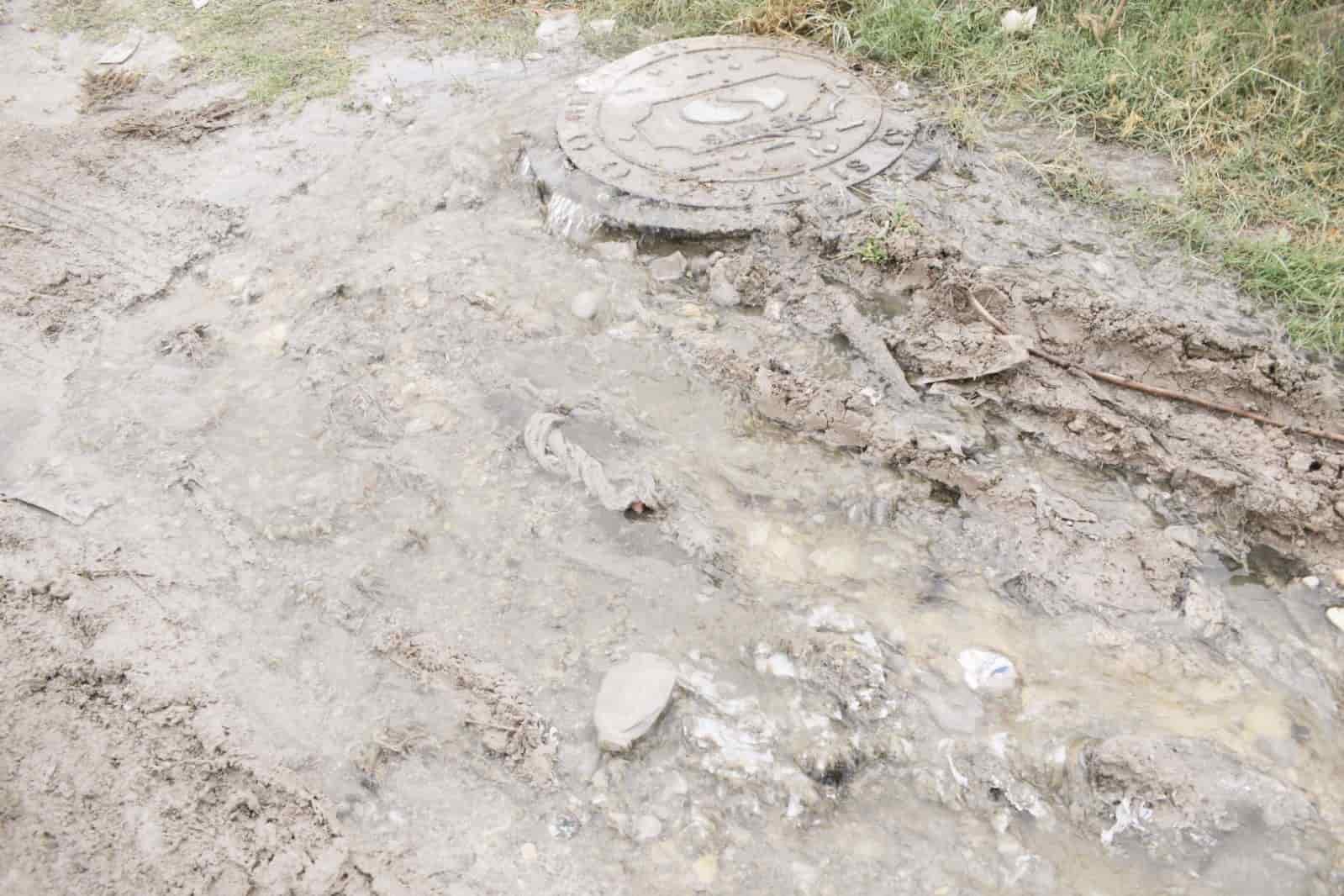 Recorre Piña zona inundada 