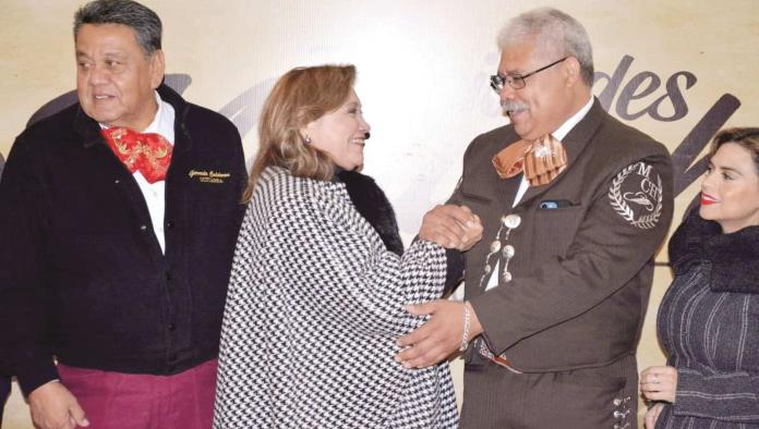Aplaude Diana Haro Labor de Mariachis