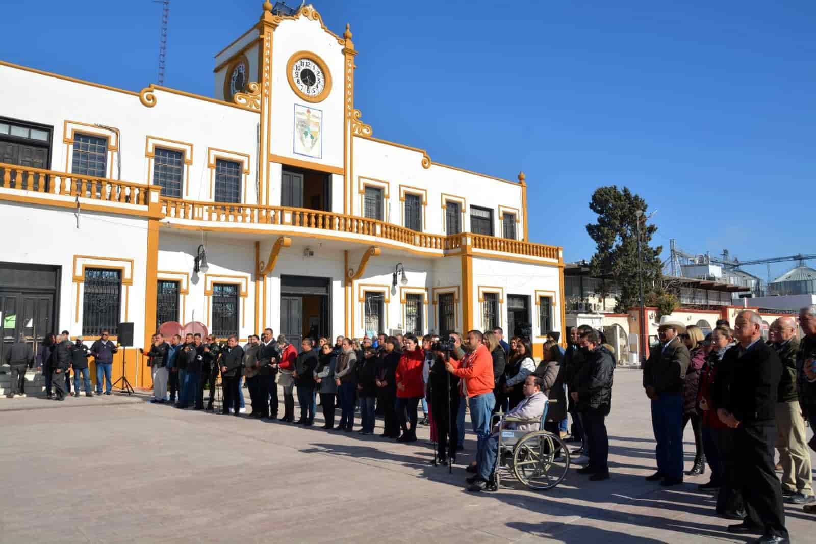 Donan a Sabinenses Unidad de transporte