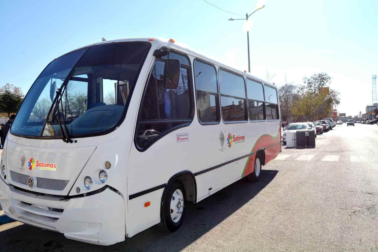 Donan a Sabinenses Unidad de transporte