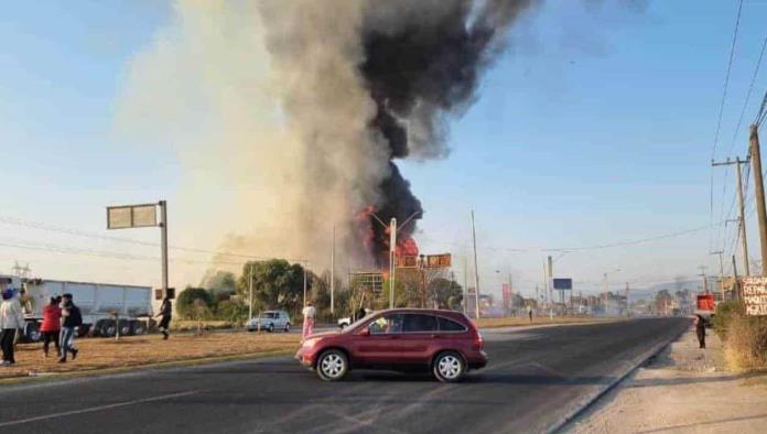 Pipa de gas explotó en Hidalgo; Queda captado en video