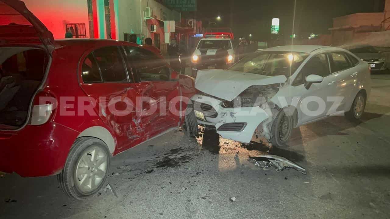 El responsable se atravesó al paso del Fiesta al no respetar su alto.