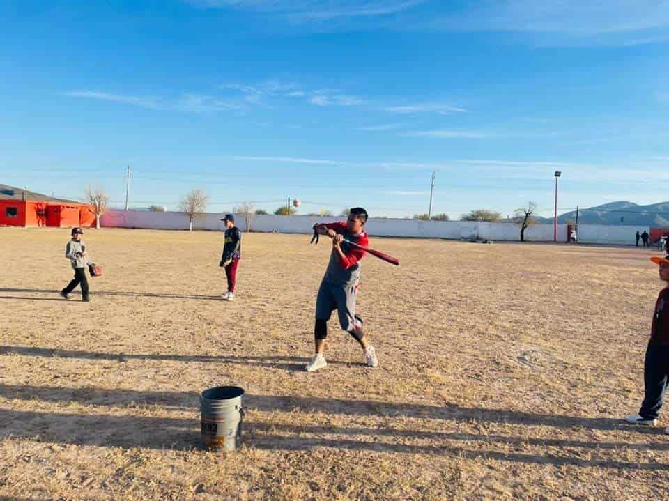Dan Clínica de beisbol a “Nuevos Valores”