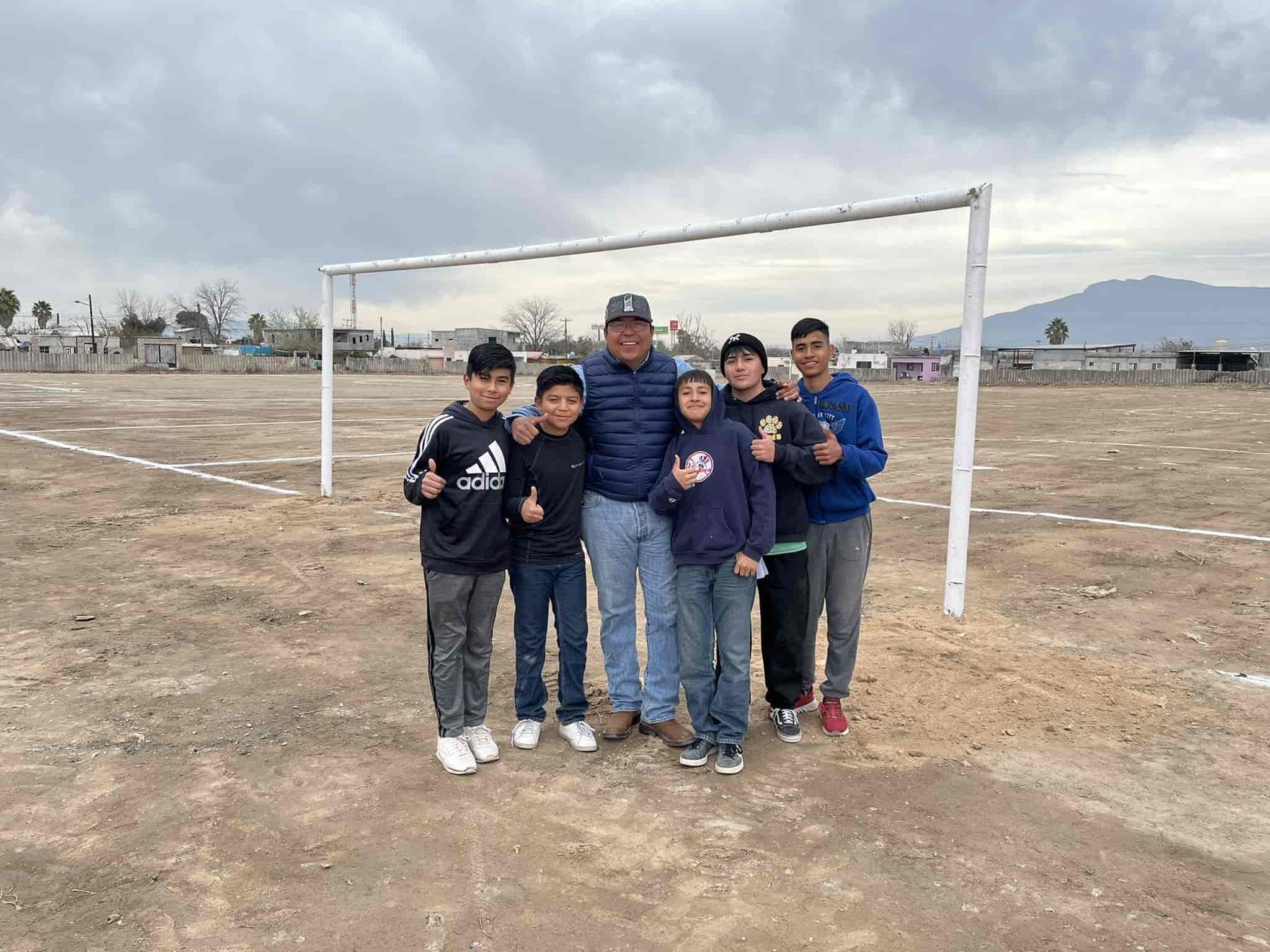 Roberto Piña apoyó concurso de Escolta