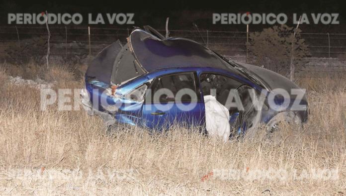 Novio monclovense pierde vida en accidente carretero; fallece en brazos de su amada