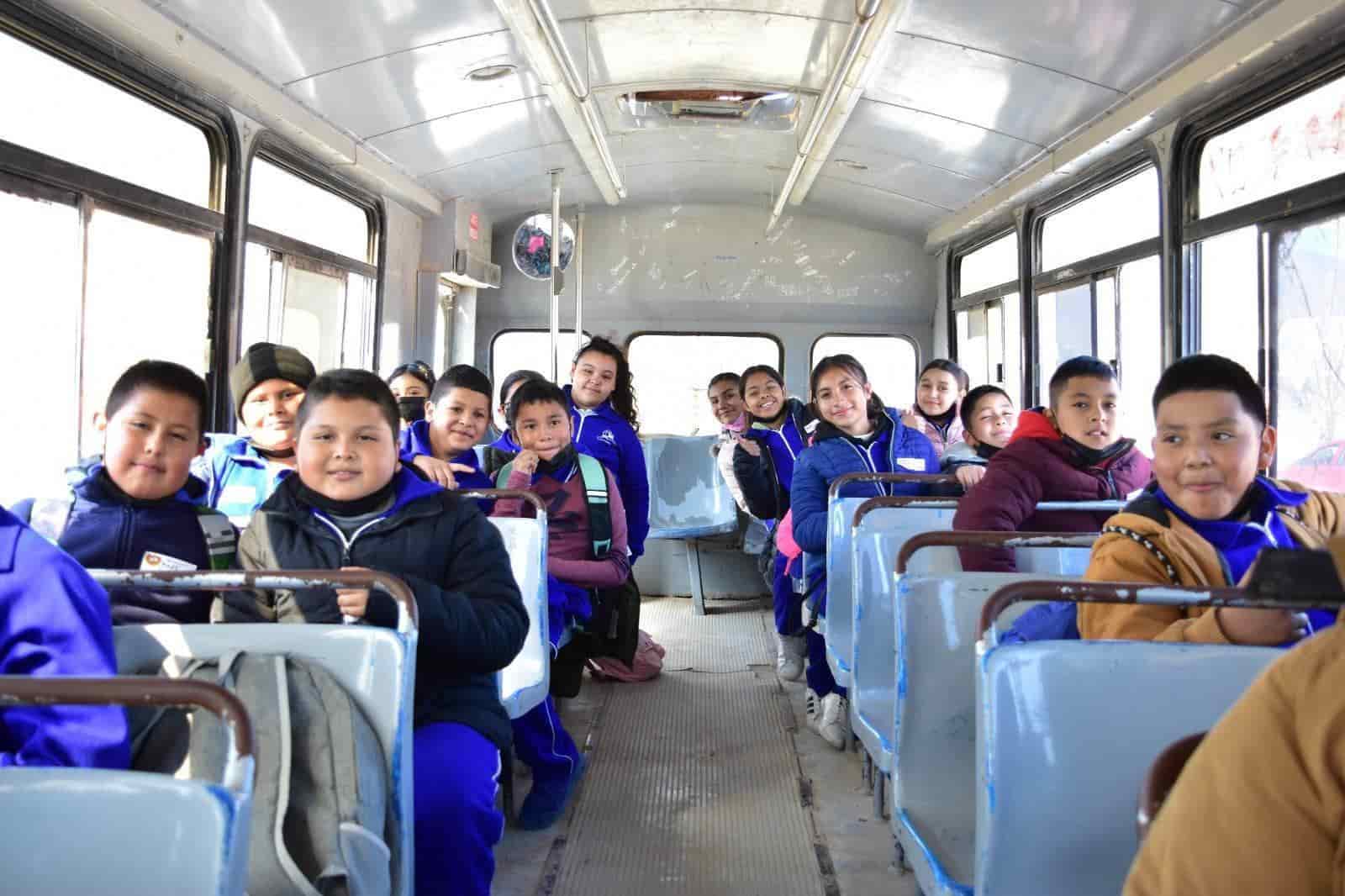 Traslada Ciénegas a alumnos de sexto