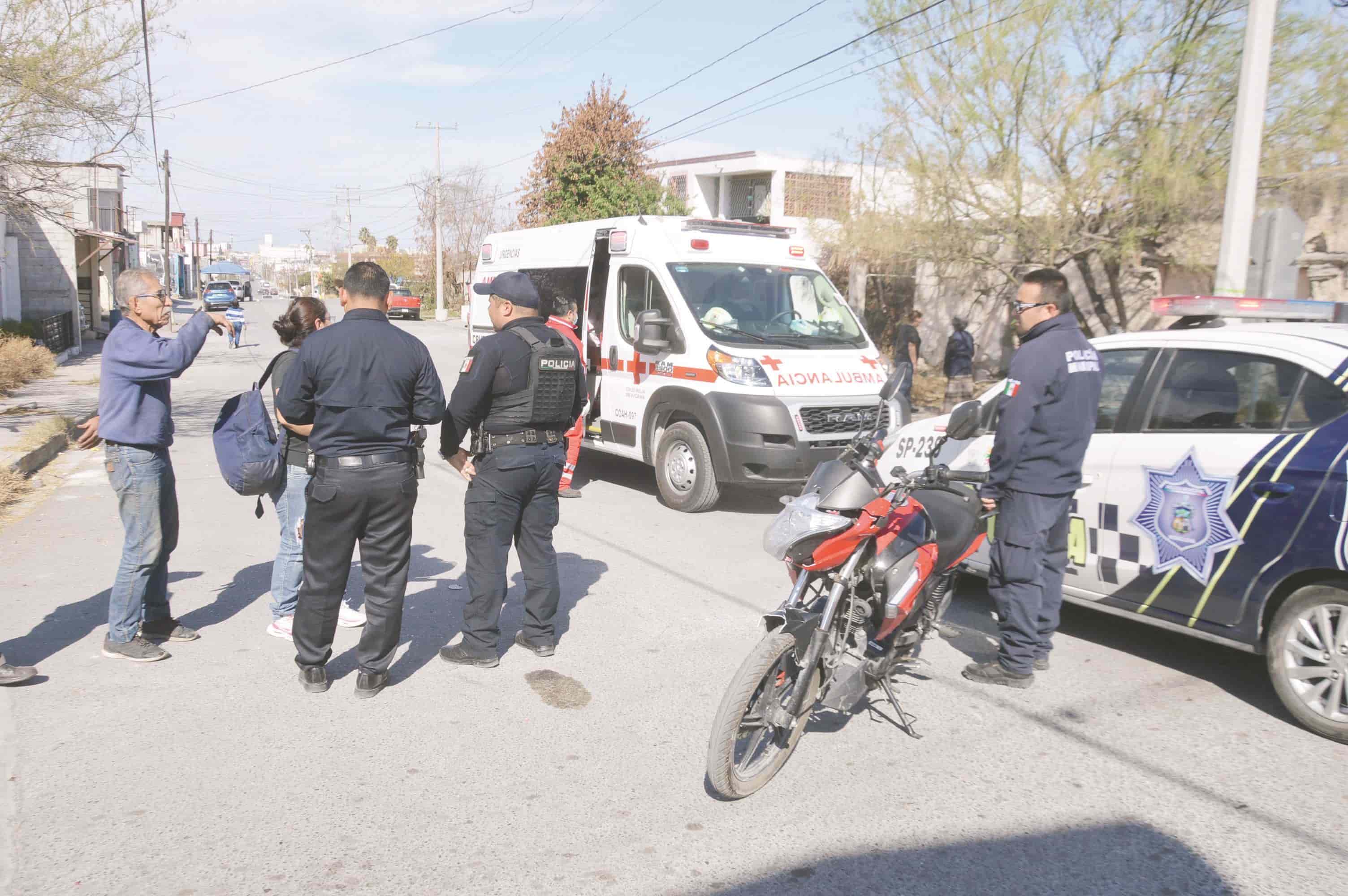 Lo tumba cafre de motocicleta
