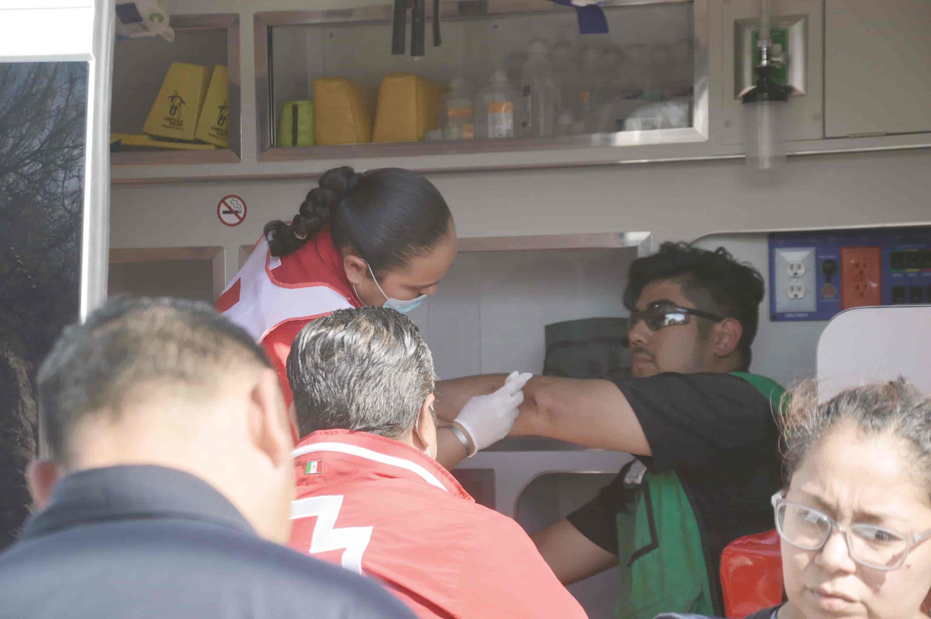Lo tumba cafre de motocicleta