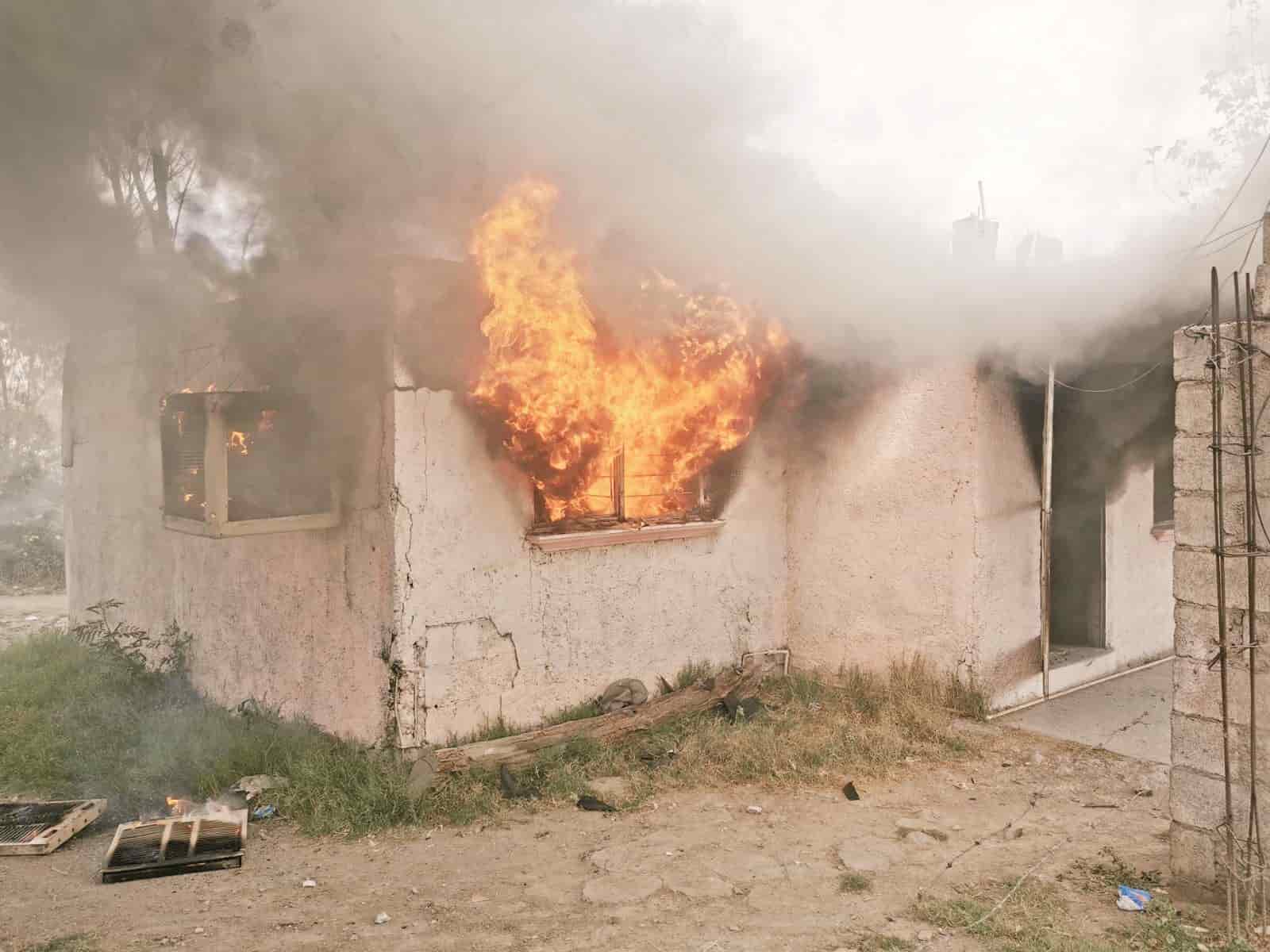Le quema casa a ex