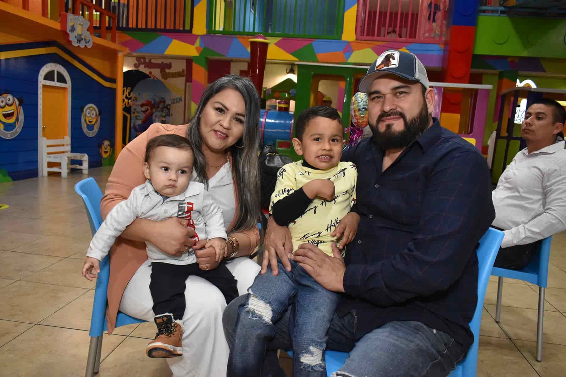 Emma y Julio son festejados