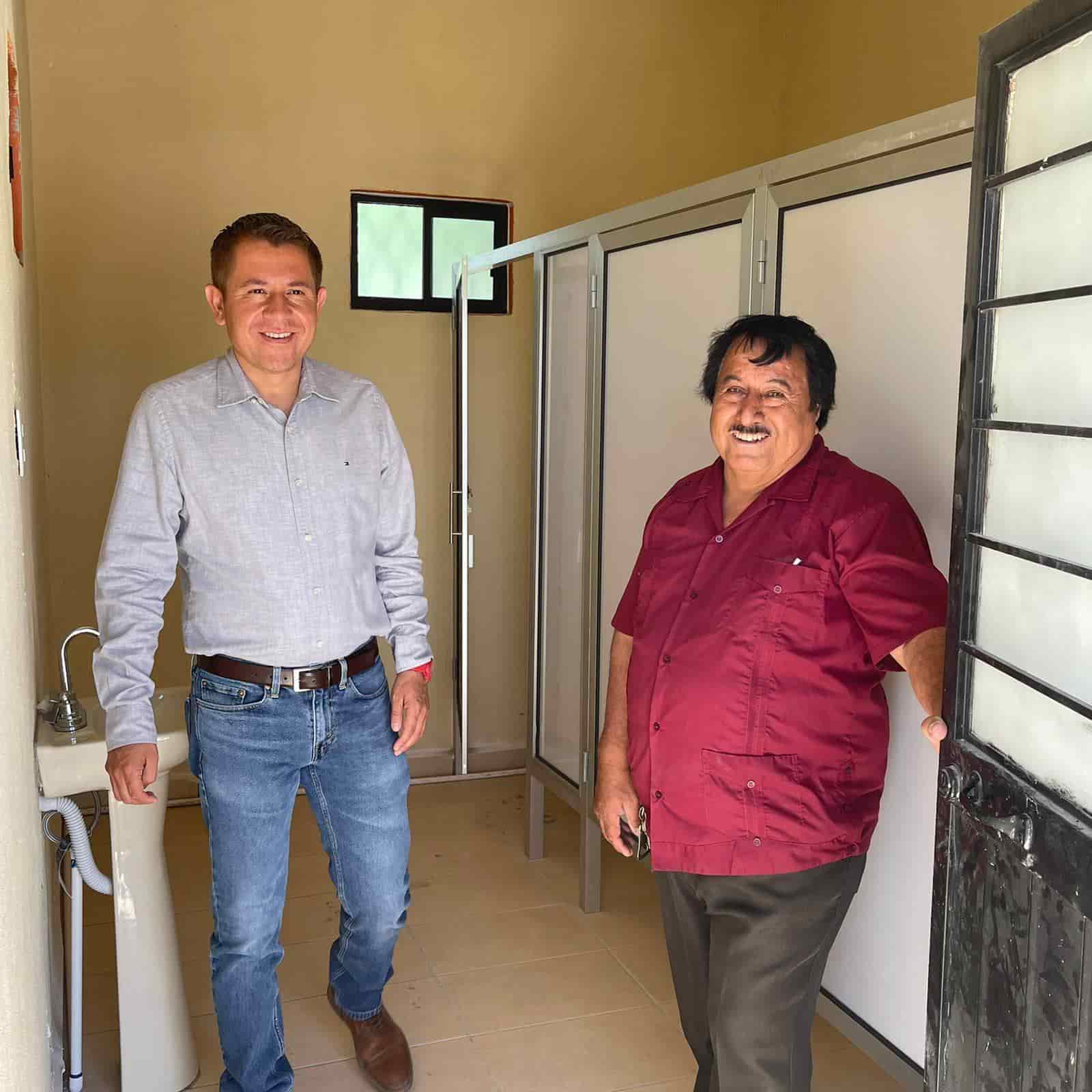 Remodelan salón de jubilados