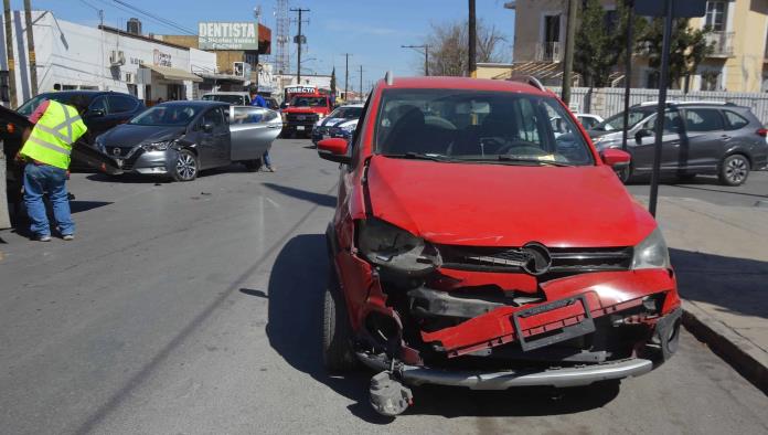 Se ‘vuela’ alto y lesiona a suegros 