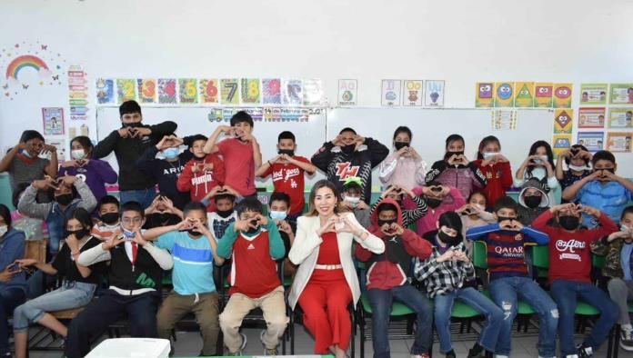 Hace Tania equipo contra el bullying