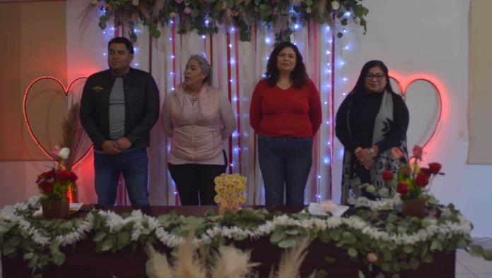 Celebra el DIF a San Valentín 