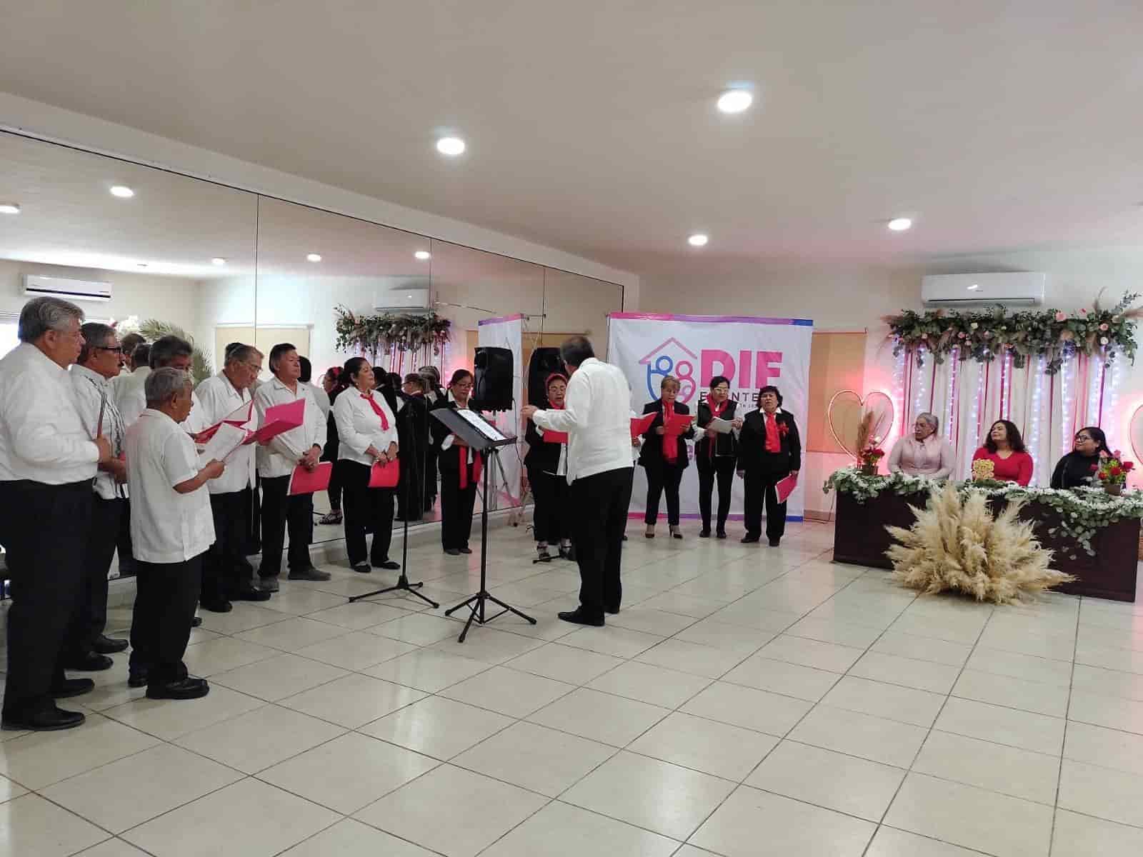 Celebra el DIF a San Valentín 