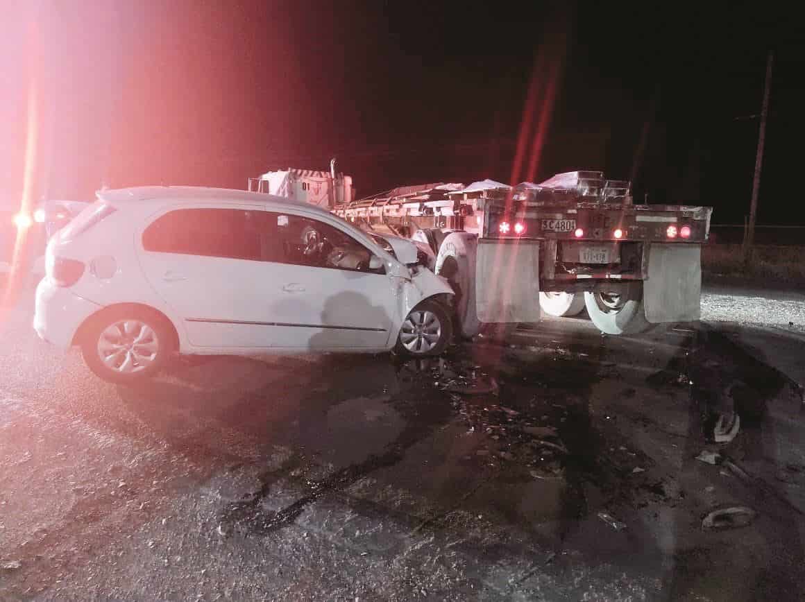 Incrusta auto en plataforma