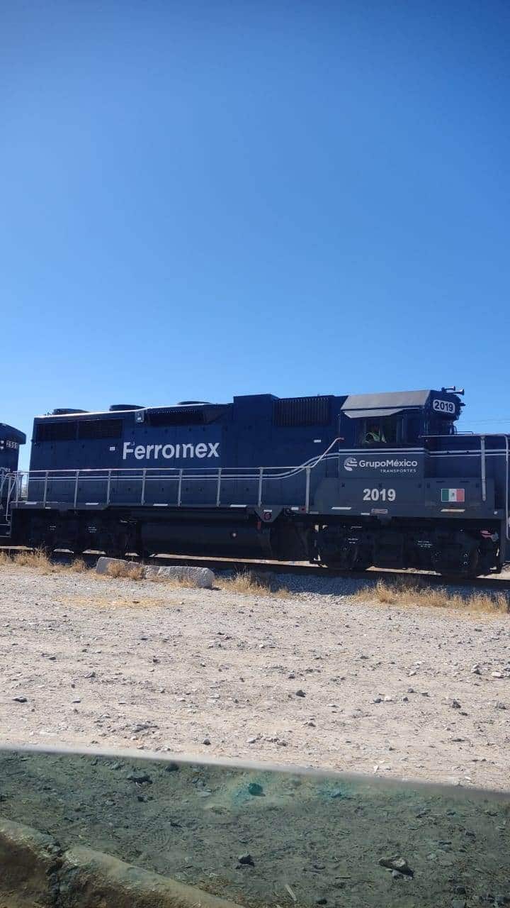 Emociona paso de Tren de pasajeros