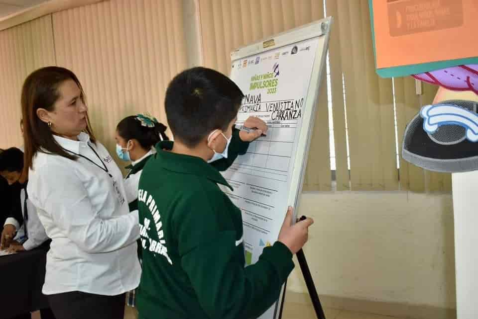 Selecciona Nava al niño impulsor 