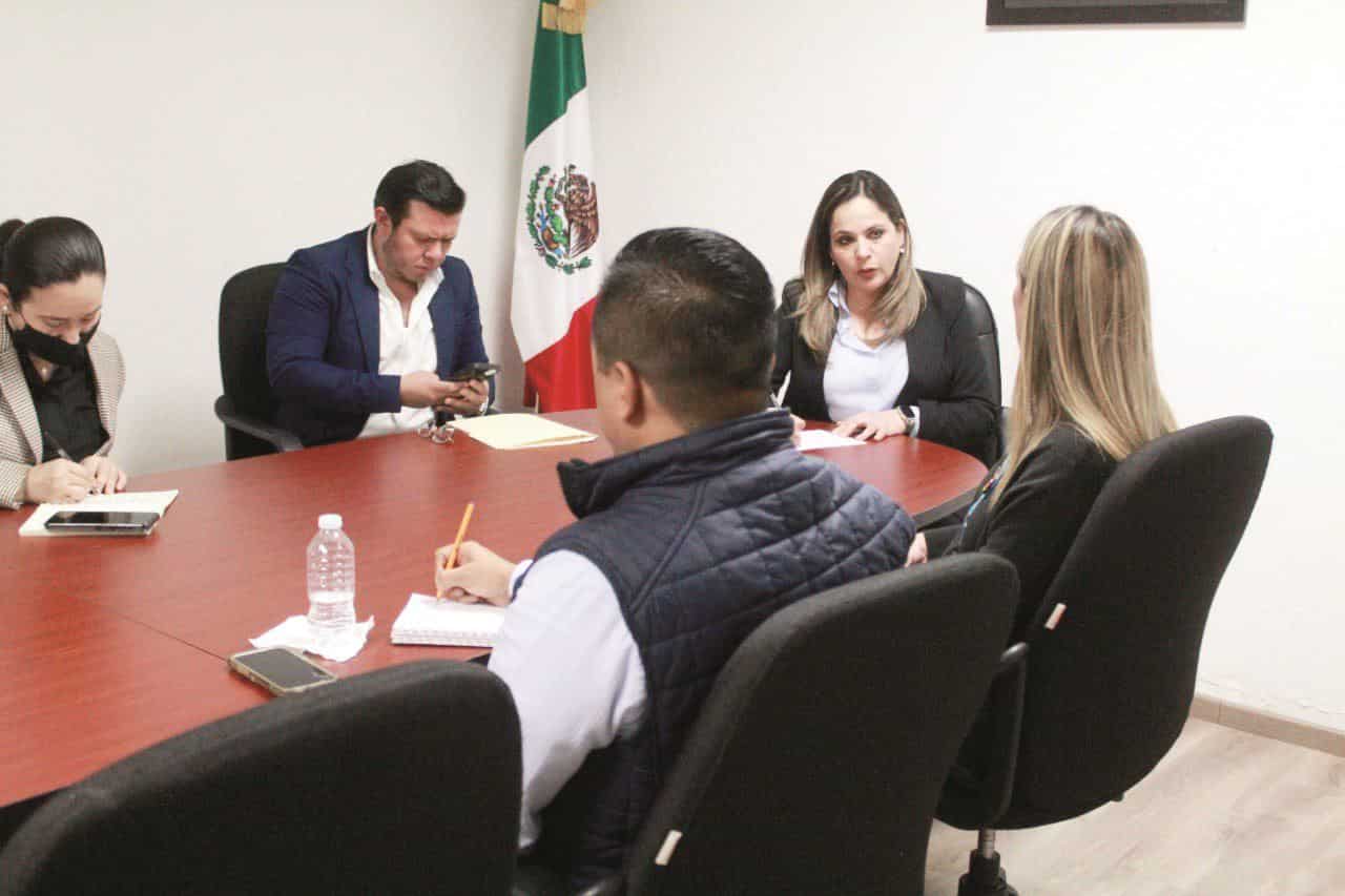 La titular de la Secretaría del Trabajo estatal reiteró que coordinan con otras dependencias federales y consulares para realizar los procedimientos y cumplir con los requisitos de los trabajadores que desean ir a esos países.