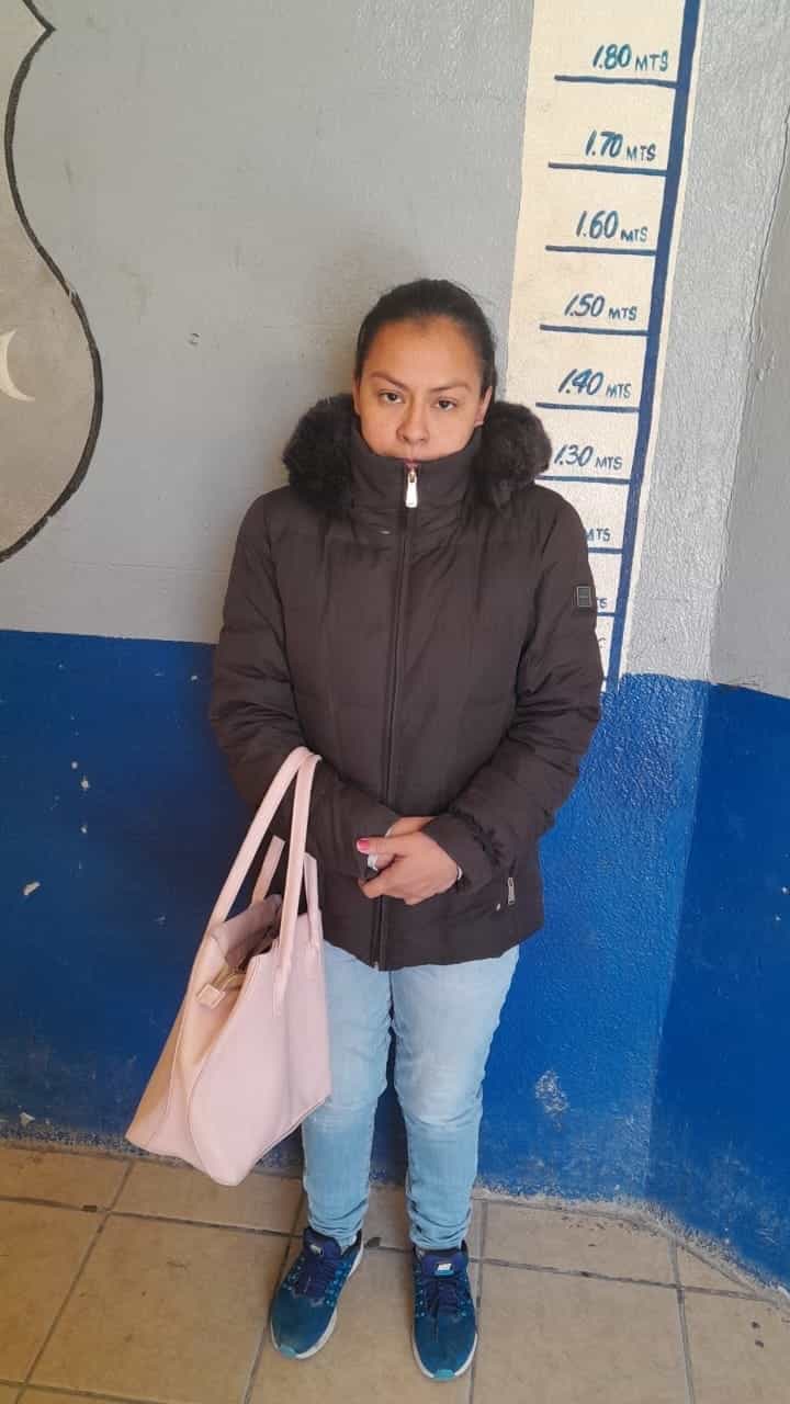 Karla fue acusada de robar un shampoo de un centro comercial localizado sobre la calle Hidalgo.
