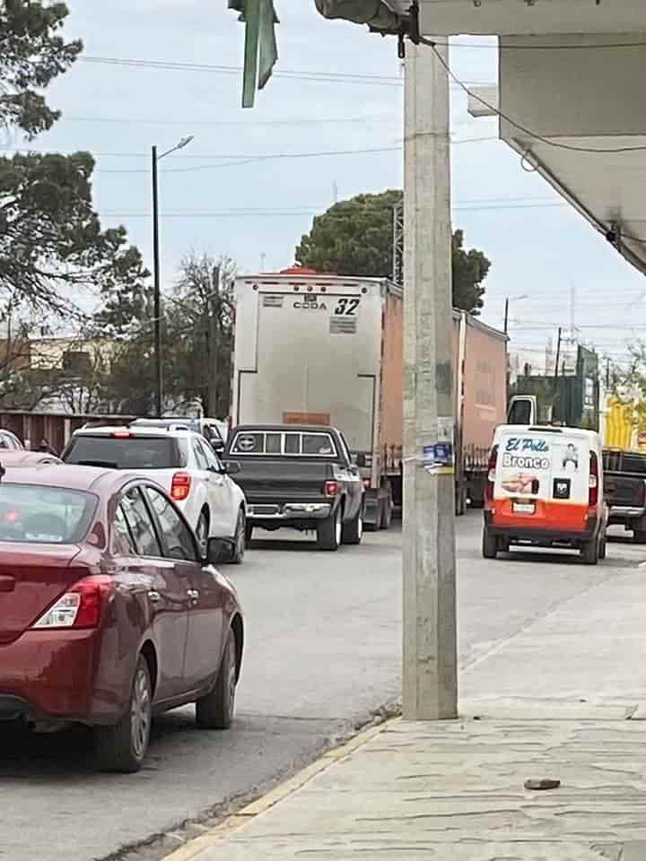 Un despistado conductor derribó el cableado de C.F.E.