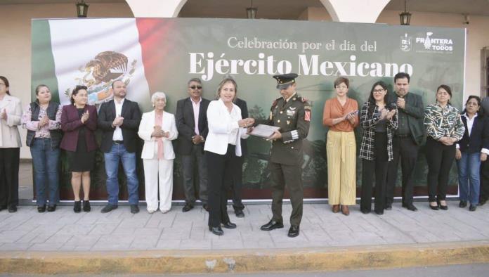 Festeja Frontera al Ejército Mexicano
