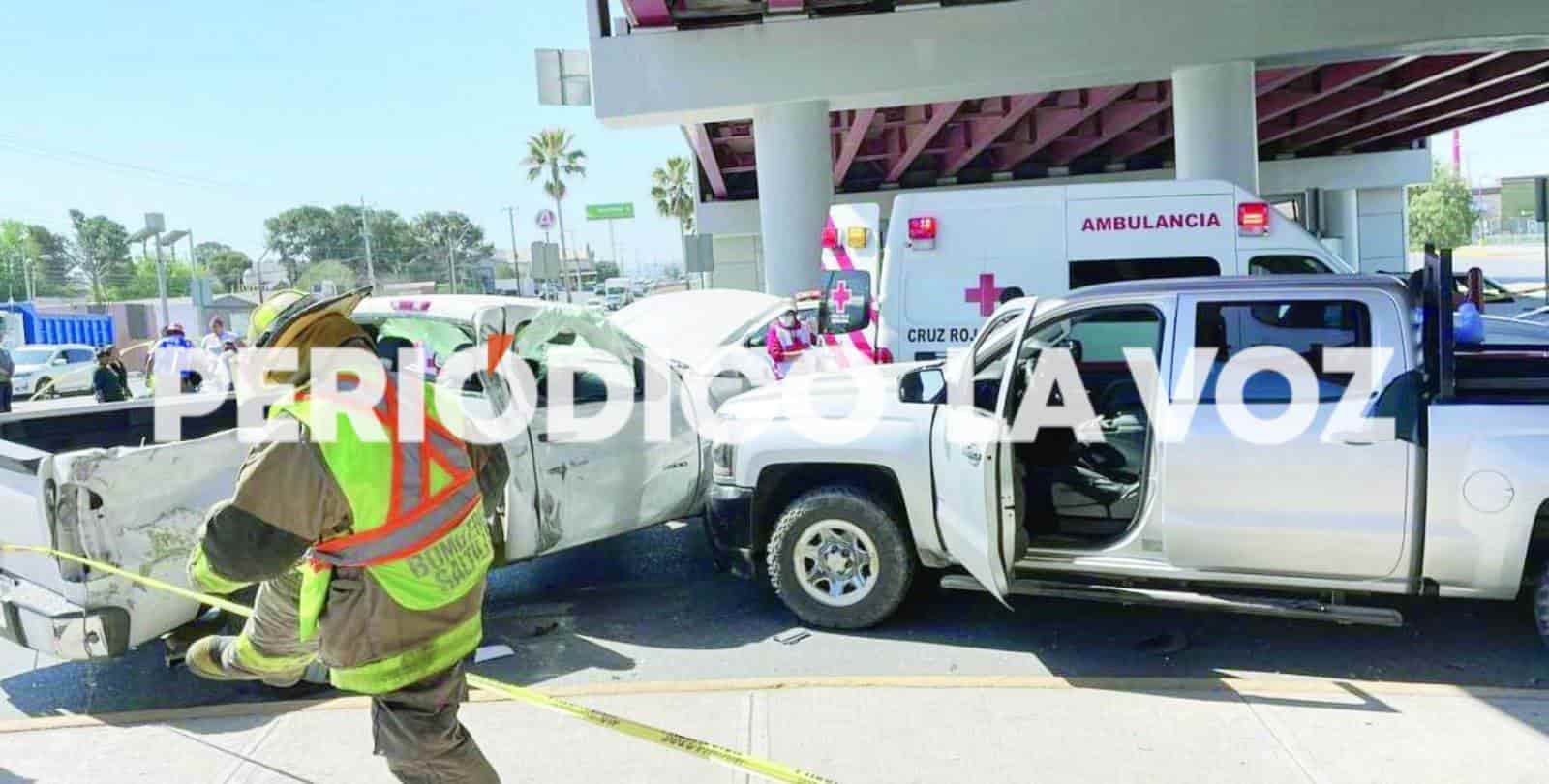 Alrededor de las 13:25 horas, se recibieron llamadas al número de emergencias 911, donde se informaba de un fuerte accidente con varias personas lesionadas.