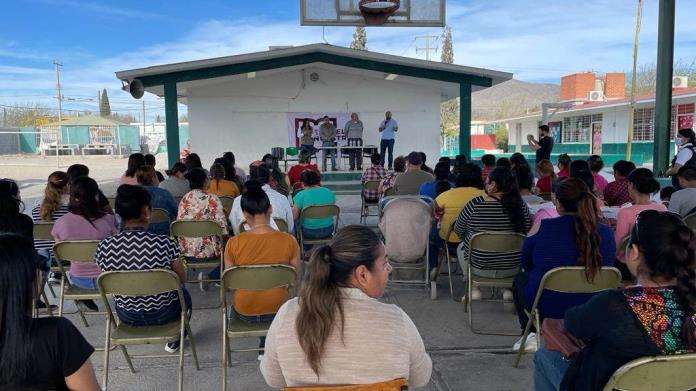 Reciben $600 mil de Escuela es Nuestra Reciben $600 mil de Escuela es Nuestra