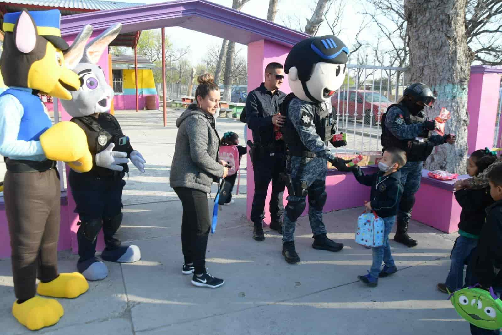 Se compartió un refrigerio con los estudiantes.