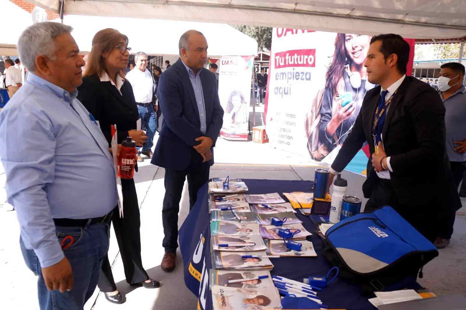 Realizan feria en el CBTIS 20