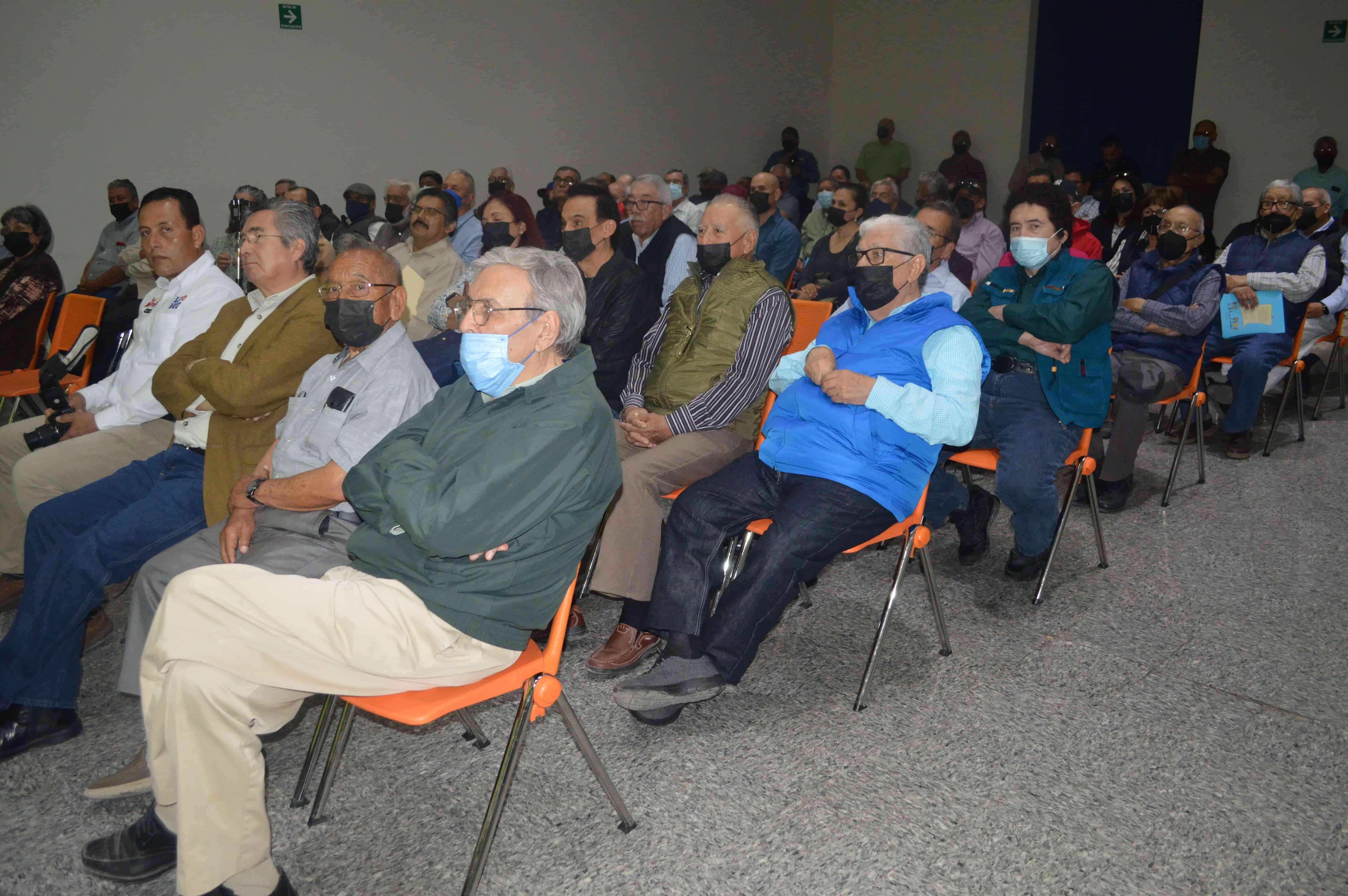 Ayudará a entender a los jóvenes y jóvenes adultos por qué los monclovenses son así y de donde vienen”, dijo Juan Latapí.