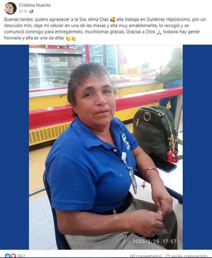 Encuentra carísimo celular y lo regresa