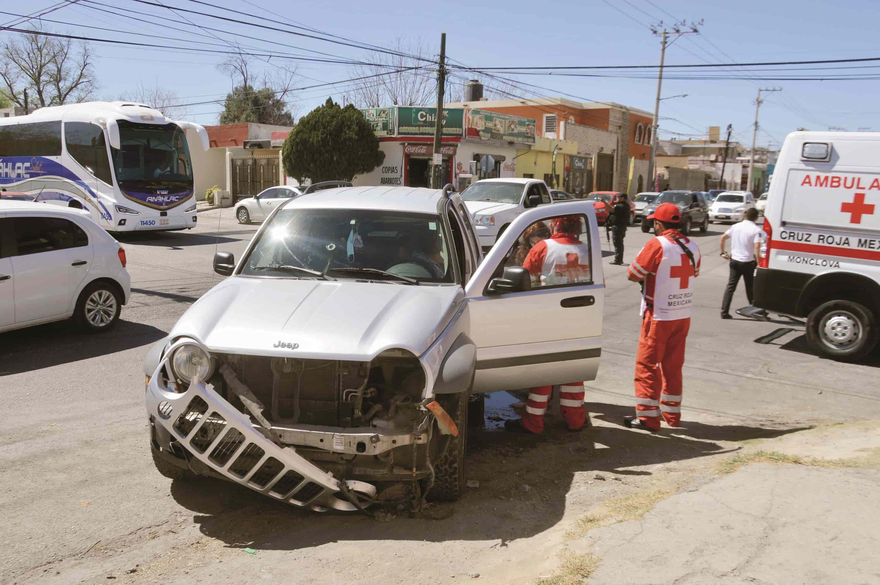 Vuelca y choca troca nuevecita 