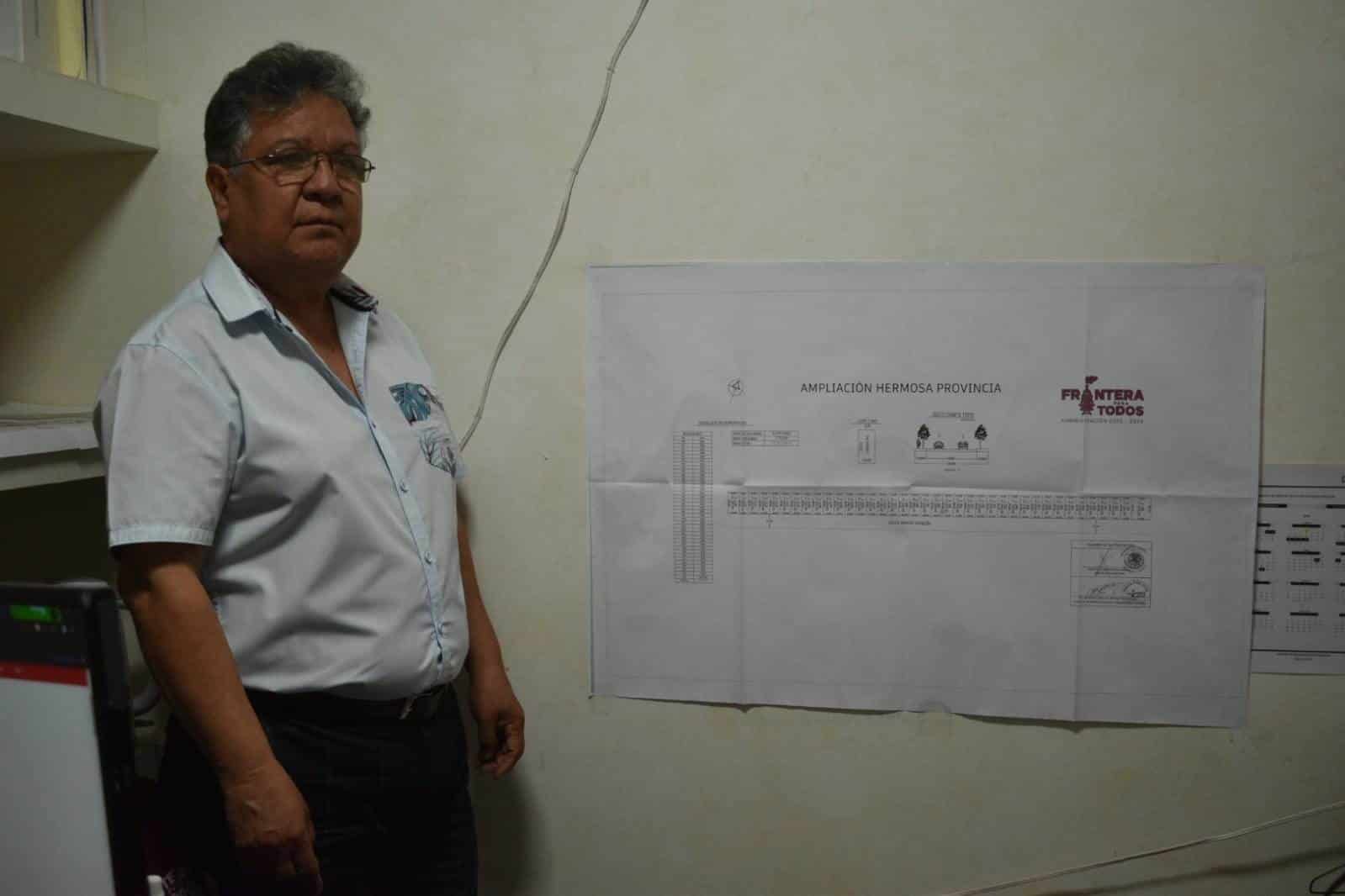 Javier Chaires; regidor de Tenencia de la Tierra.
