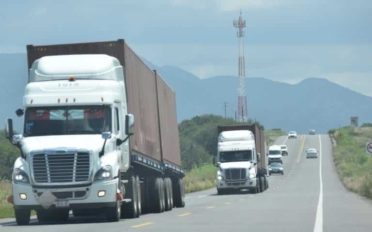 Invitan a capacitarse para chofer de tráiler en el Cecati #9