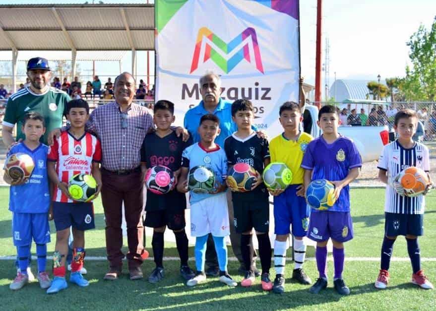 Tania Flores dio el arranque a la temporada 2023 de la Liga Infantil de Futbol.