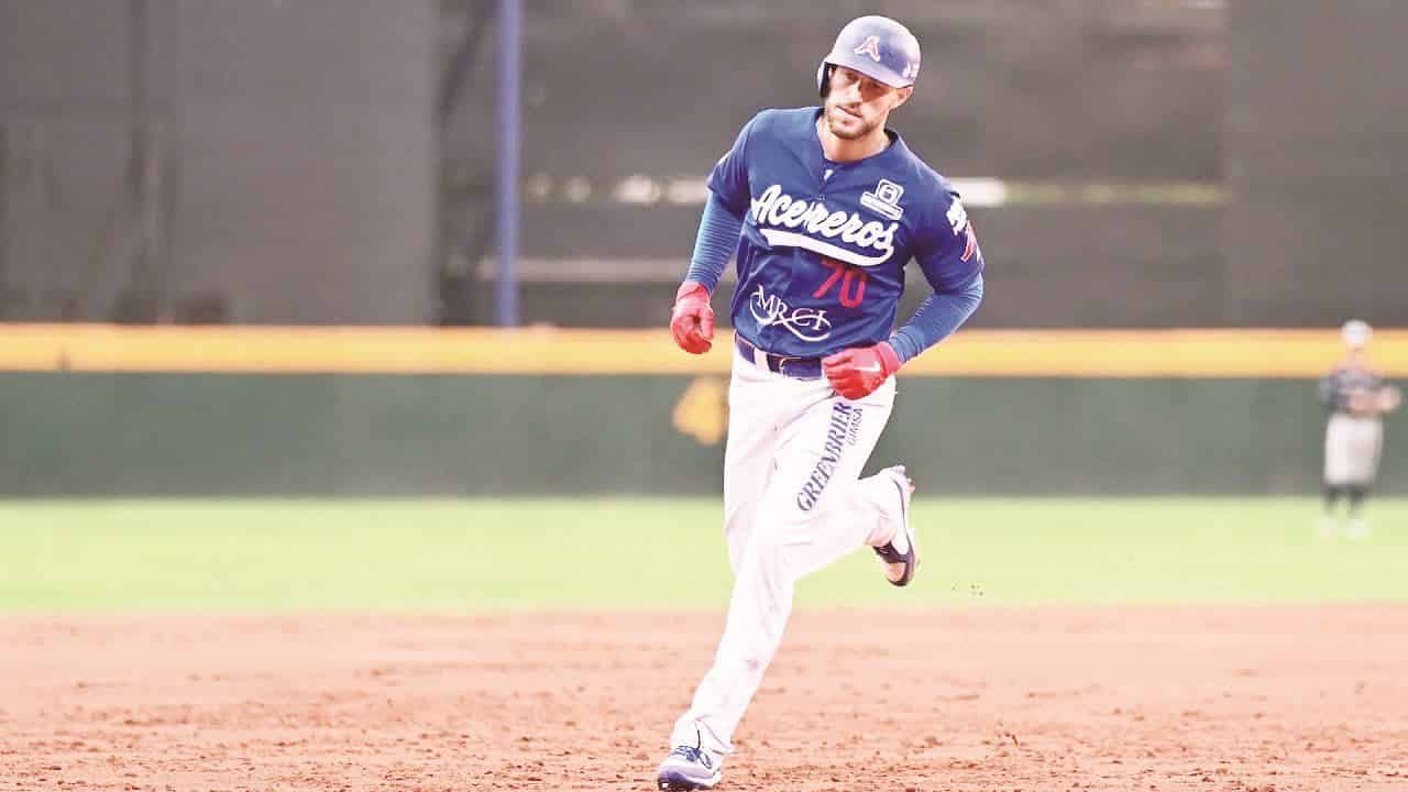 Logan Moore es el único receptor hasta el momento.