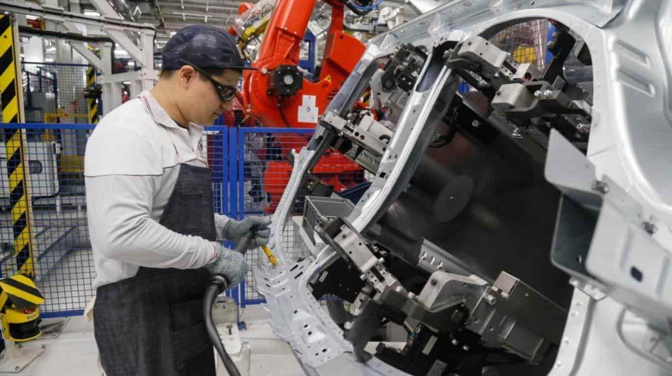 Faltan más vacantes y empresas diversas en Monclova, sigue el fenómeno entre los jóvenes de emigrar a otras ciudades.