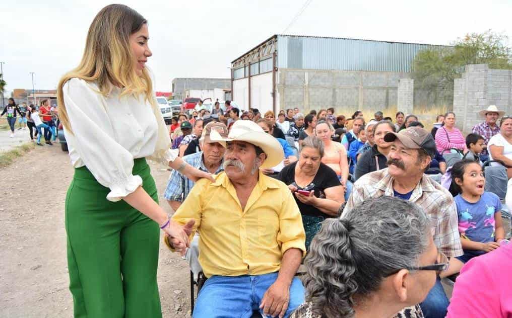 Continúa realizando la entrega de apoyos del programa de asistencia social “Múzquiz Somos Todos”.
