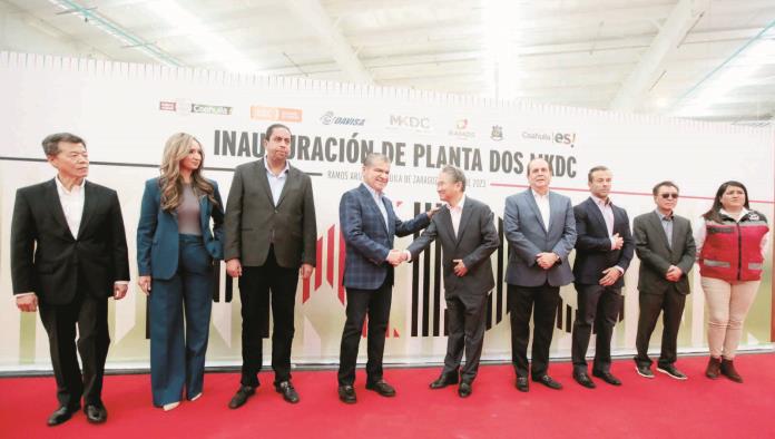 Inaugura Riquelme planta de MKDC