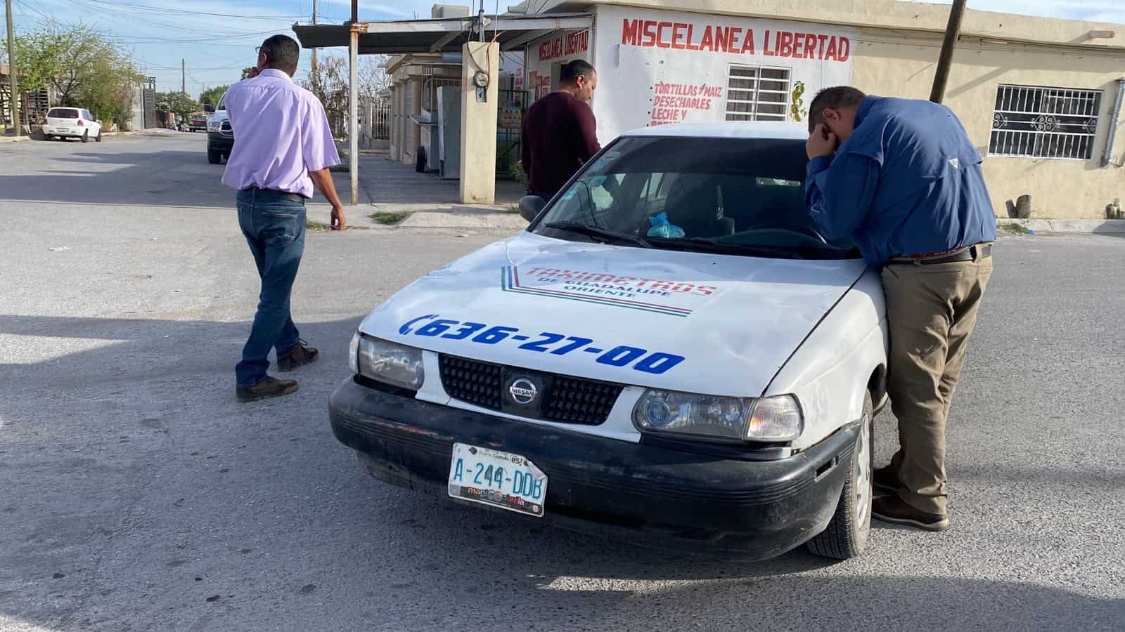 Le arranca defensa a auto compacto